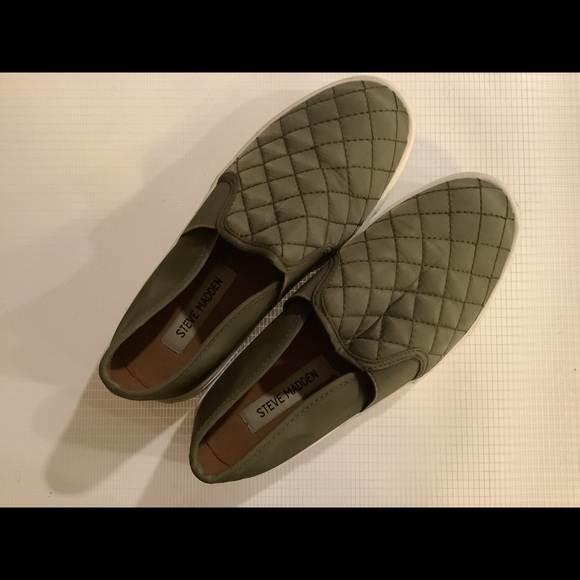 Steve Madden Shoes - Steve Madden green slip ons size 7